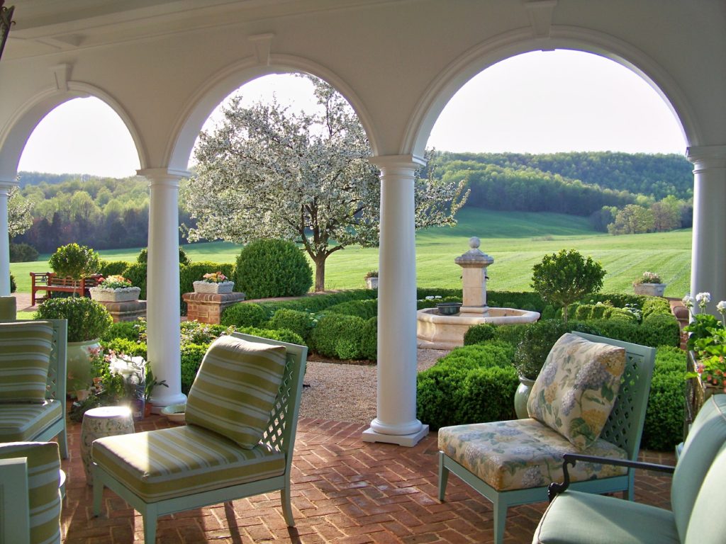 Outdoor Decor: Furniture, Object, Planting Selections